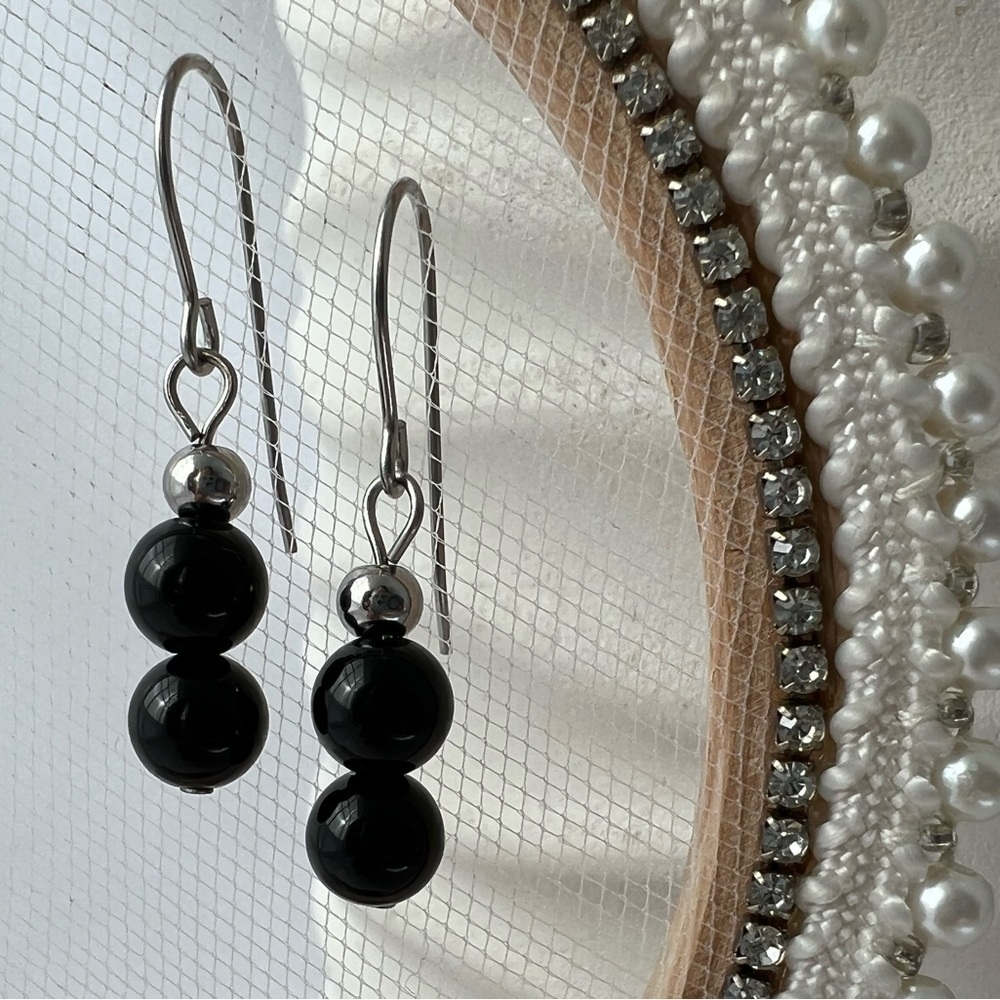 𝅺Petite Black Onyx Earrings